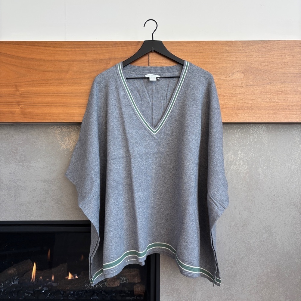 House of Harlow 1960 Poncho Sweater,‎ Size One Size